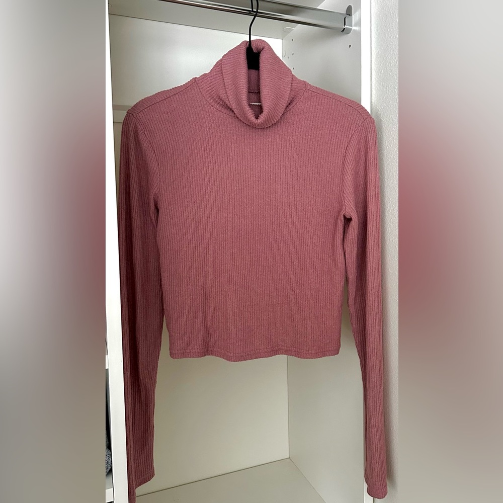 B.P. Pink Cropped Turtleneck Ribbed Sweater